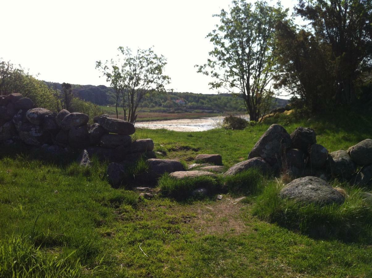 Stuga I Naturskoent Omrade Pa Vaestra Tjoern Saby المظهر الخارجي الصورة