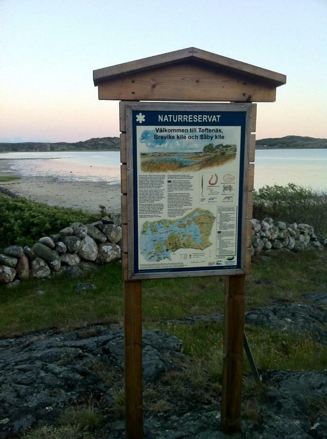 Stuga I Naturskoent Omrade Pa Vaestra Tjoern Saby المظهر الخارجي الصورة