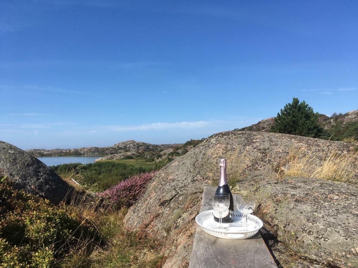 Stuga I Naturskoent Omrade Pa Vaestra Tjoern Saby المظهر الخارجي الصورة